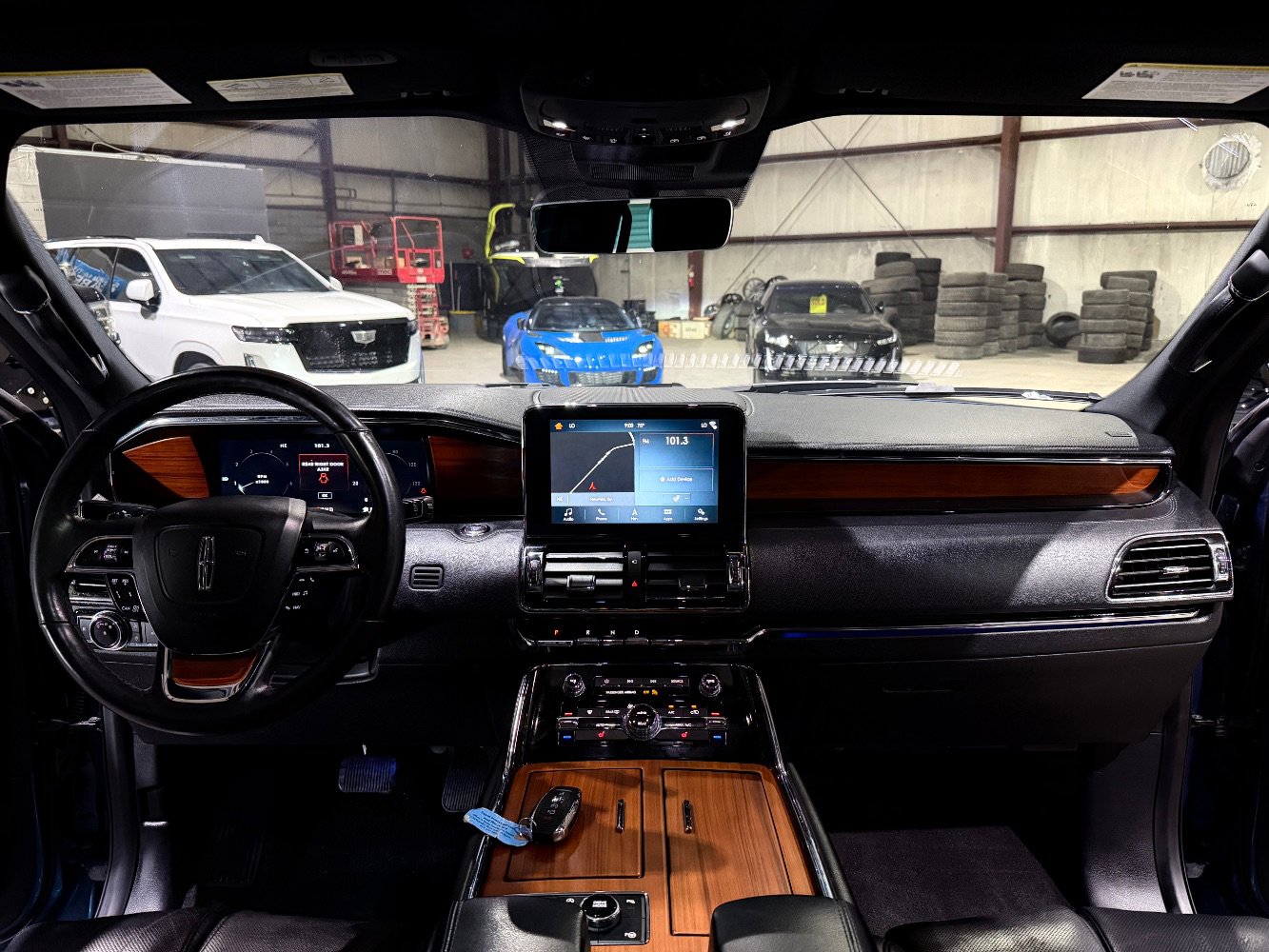 Used 2019 Lincoln Navigator Select w/ Technology Package RWD image 29