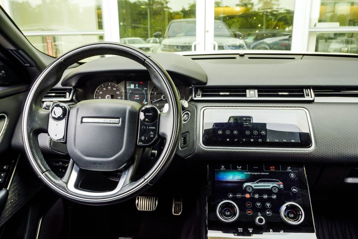 Used 2020 Land Rover Range Rover Velar R-Dynamic S image 16