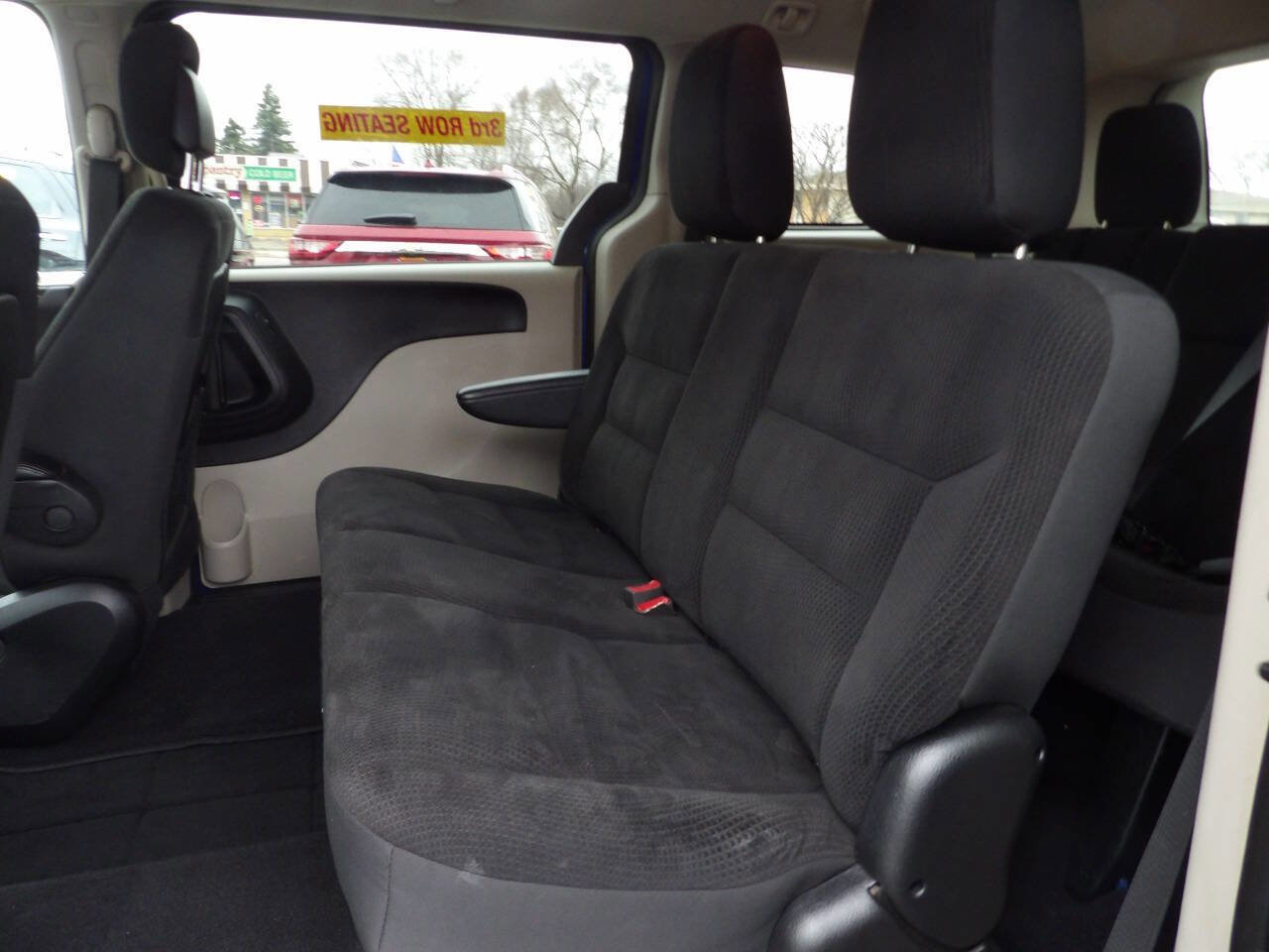 Used 2018 Dodge Grand Caravan SE w/ UConnect Hands-Free Group FWD image 9