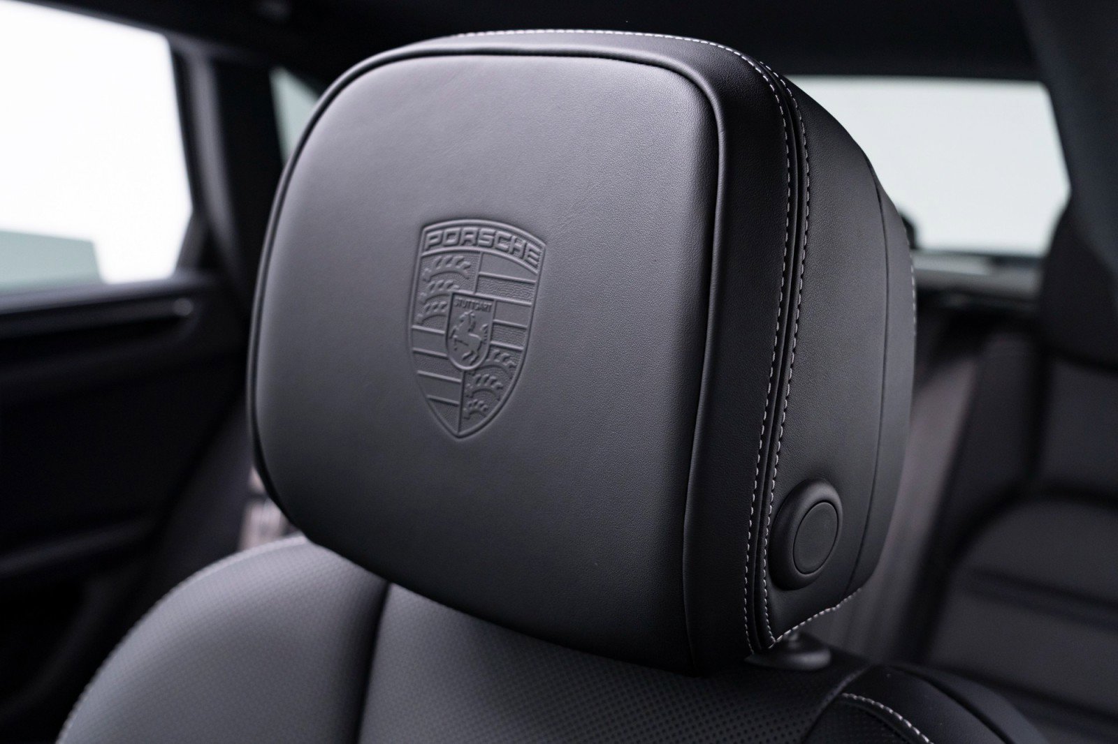 New 2025 Porsche Macan S image 19