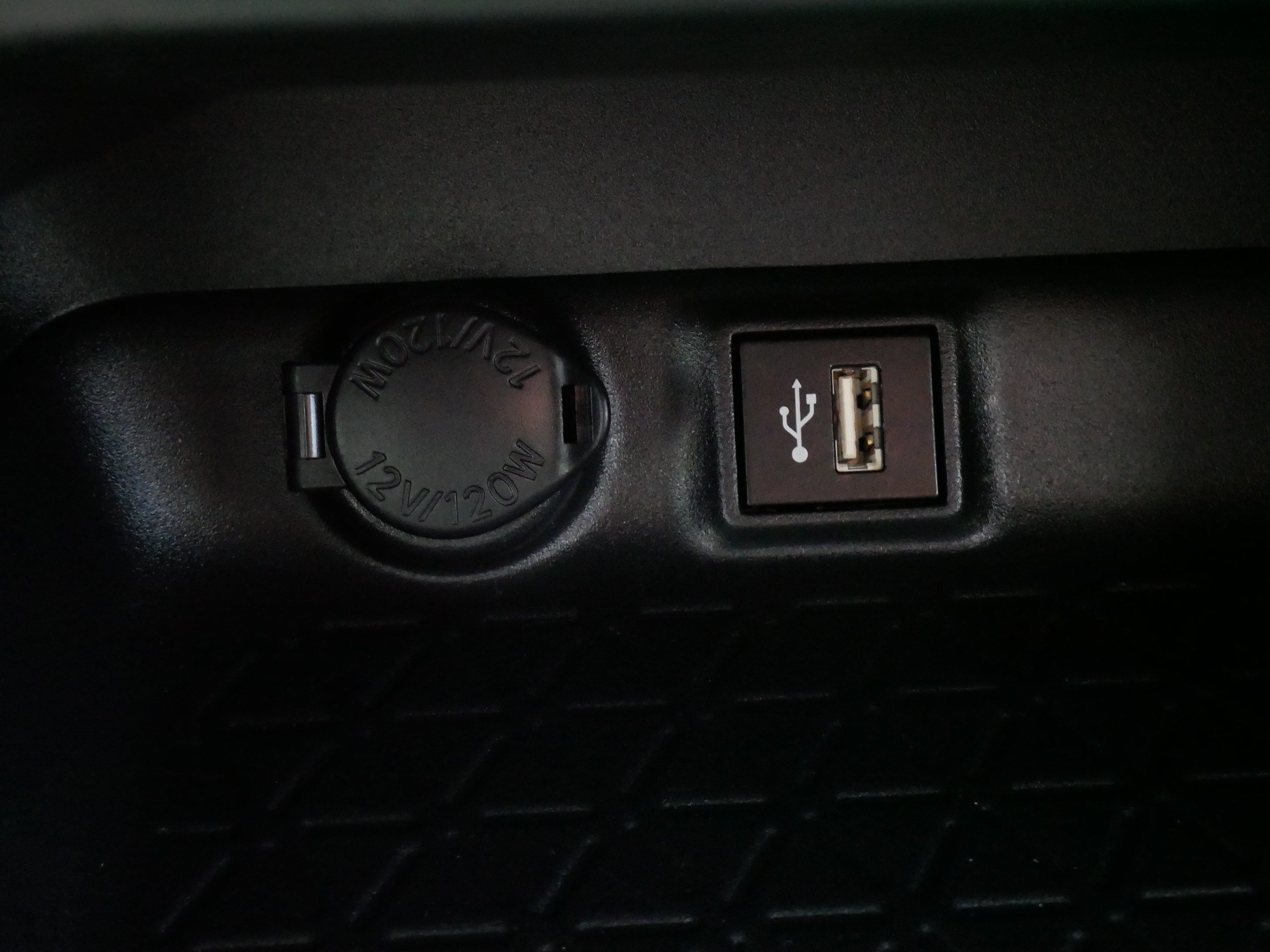 Certified 2025 Toyota RAV4 XLE AWD/4WD image 29