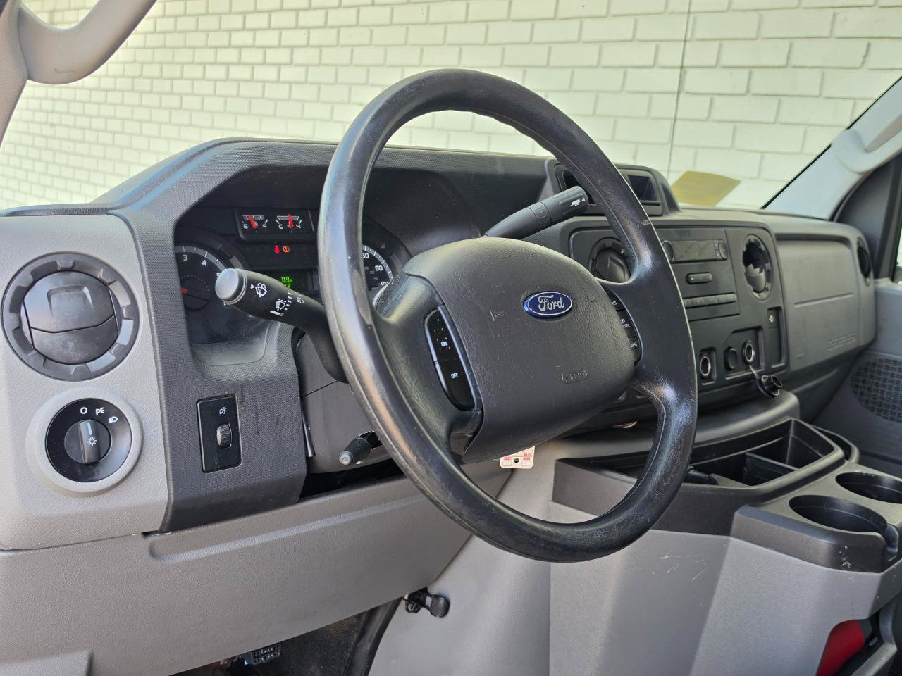Used 2014 Ford E-350 and Econoline 350 Super Duty w/ Power Windows & Locks Group RWD image 10