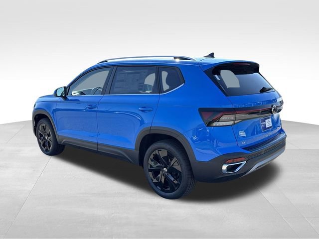 New 2026 Volkswagen Taos SE FWD image 3