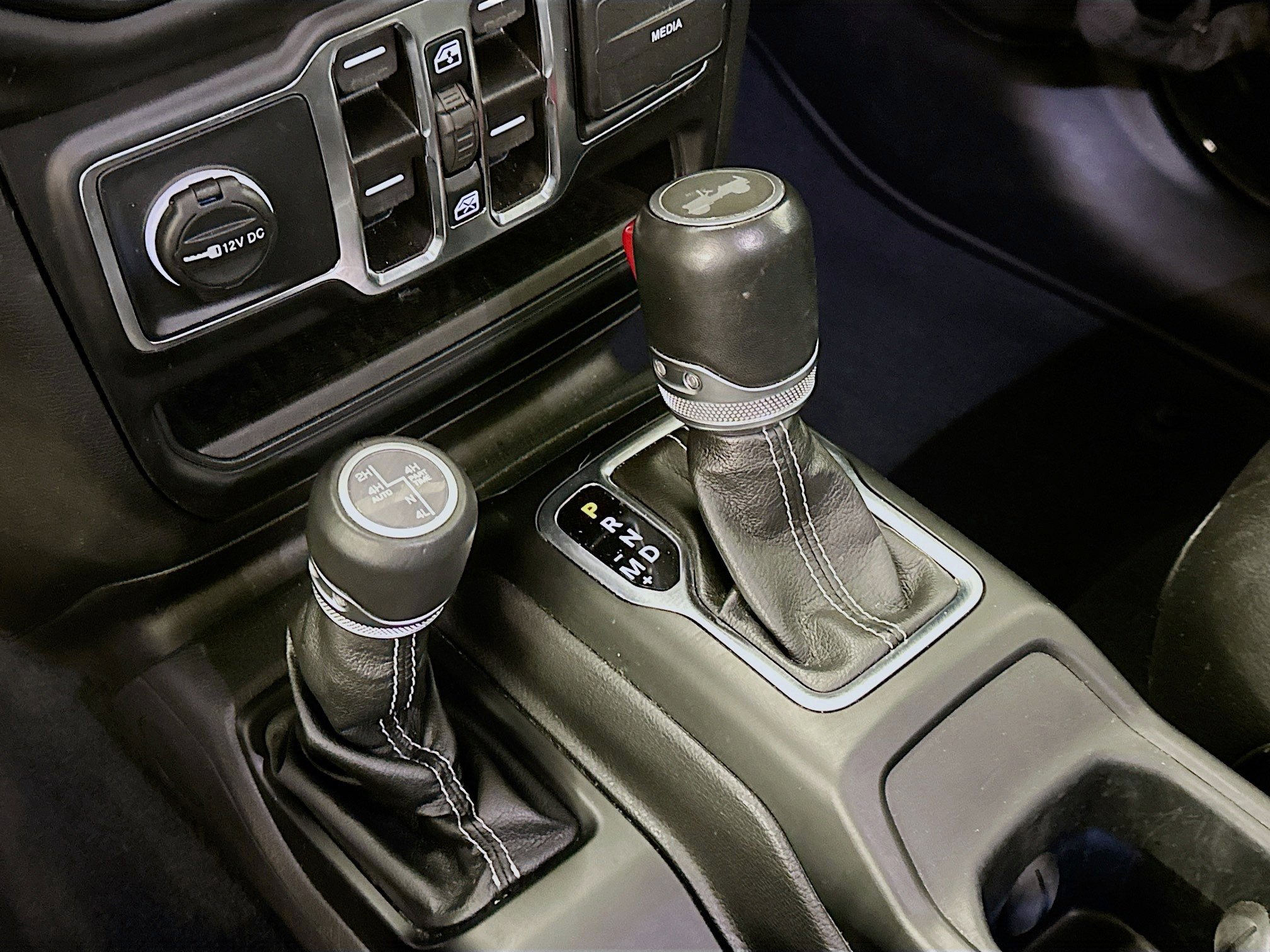 Used 2022 Jeep Wrangler Sahara w/ Cold Weather Group image 25