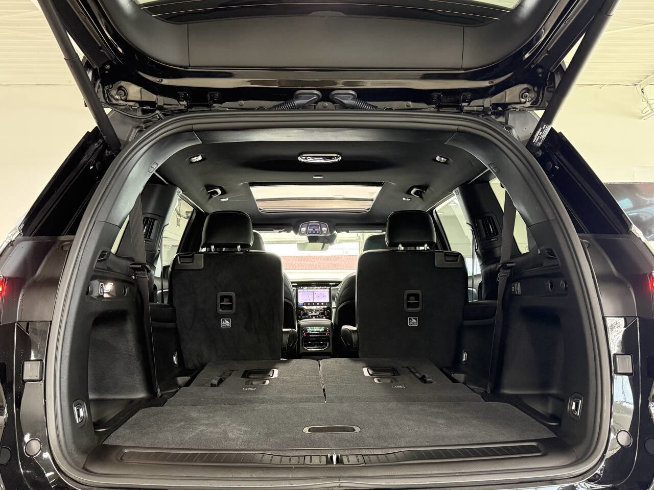 Used 2025 Jeep Grand Cherokee L Limited image 17