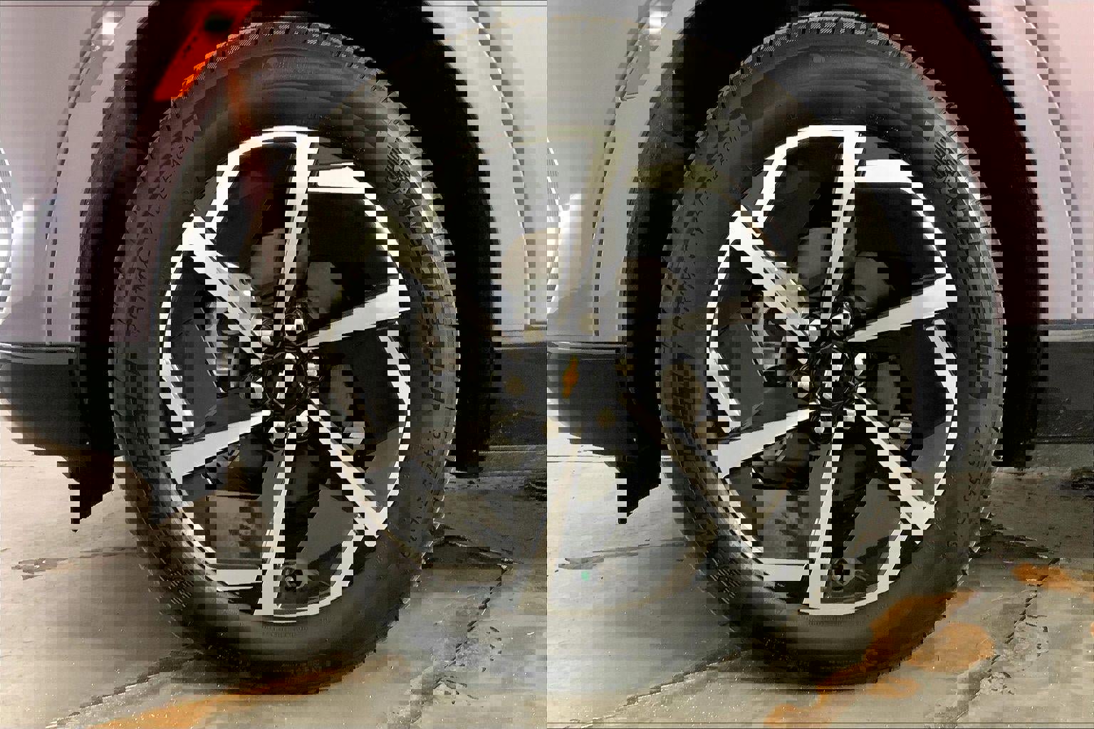 Used 2025 Chevrolet Equinox EV LT FWD image 9