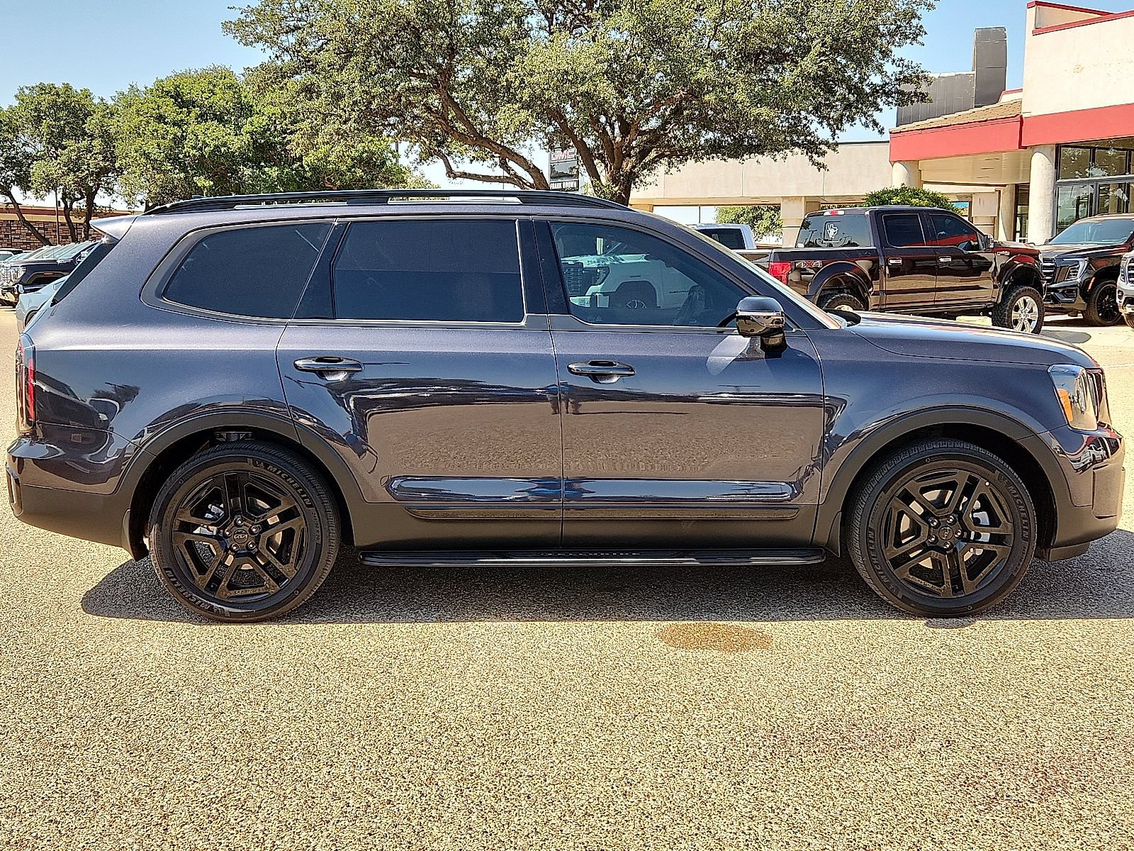 Used 2025 Kia Telluride SX X-Line AWD/4WD image 5