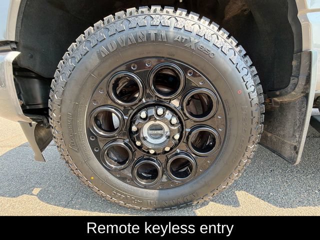 Used 2023 Ford F250 Lariat w/ Black Appearance Package AWD/4WD image 18