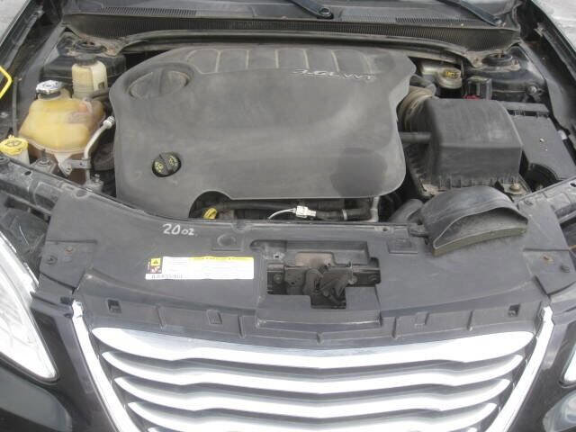 Used 2011 Chrysler 200 Limited image 39