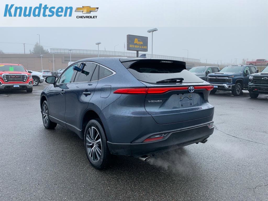 Used 2024 Toyota Venza LE image 5