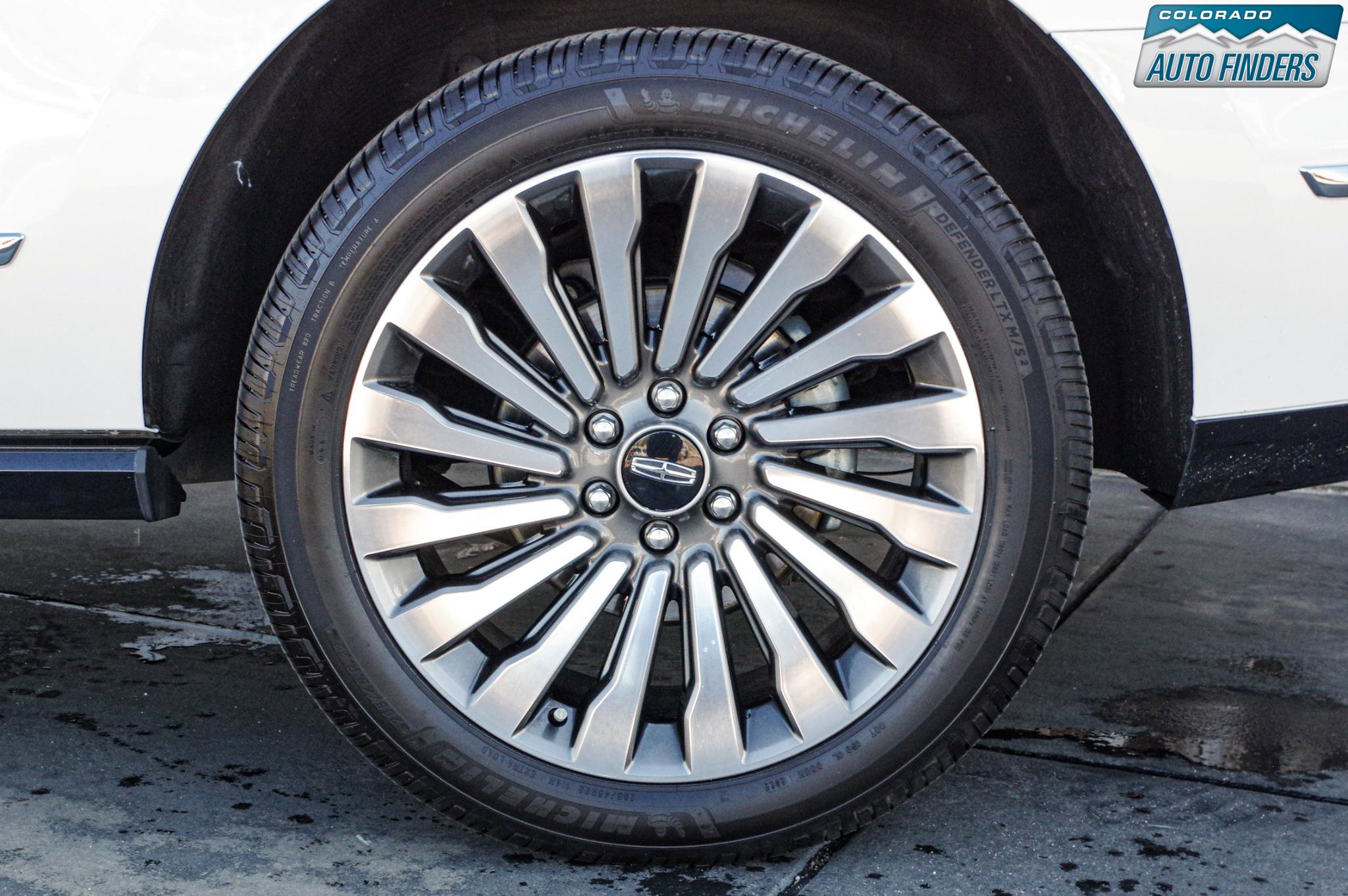 Used 2019 Lincoln Navigator Reserve AWD/4WD image 28