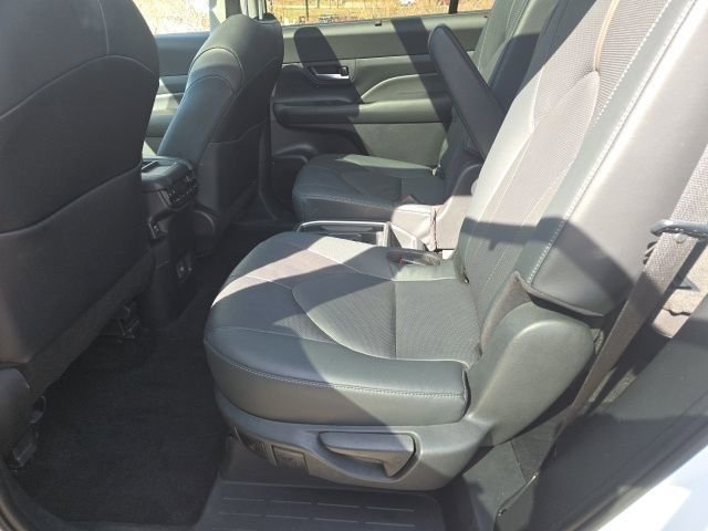 Used 2024 Toyota Grand Highlander Platinum image 17