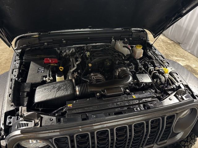 Used 2025 Jeep Gladiator Sport image 21
