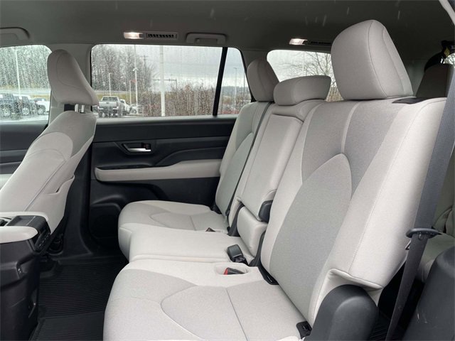 Used 2025 Toyota Grand Highlander FWD image 17