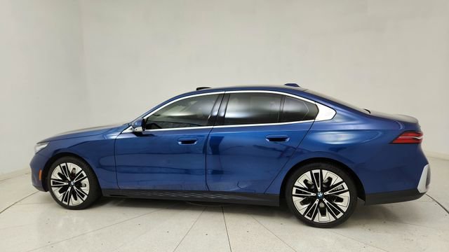 Used 2026 BMW 530i xDrive image 4