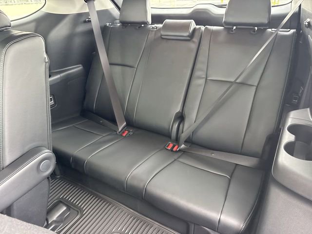 Used 2026 Toyota Highlander Limited AWD/4WD image 24
