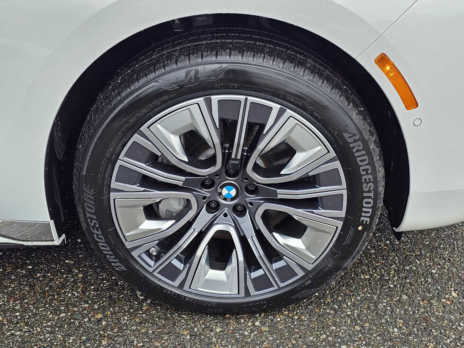 New 2025 BMW i7 xDrive60 w/ Executive Package image 9