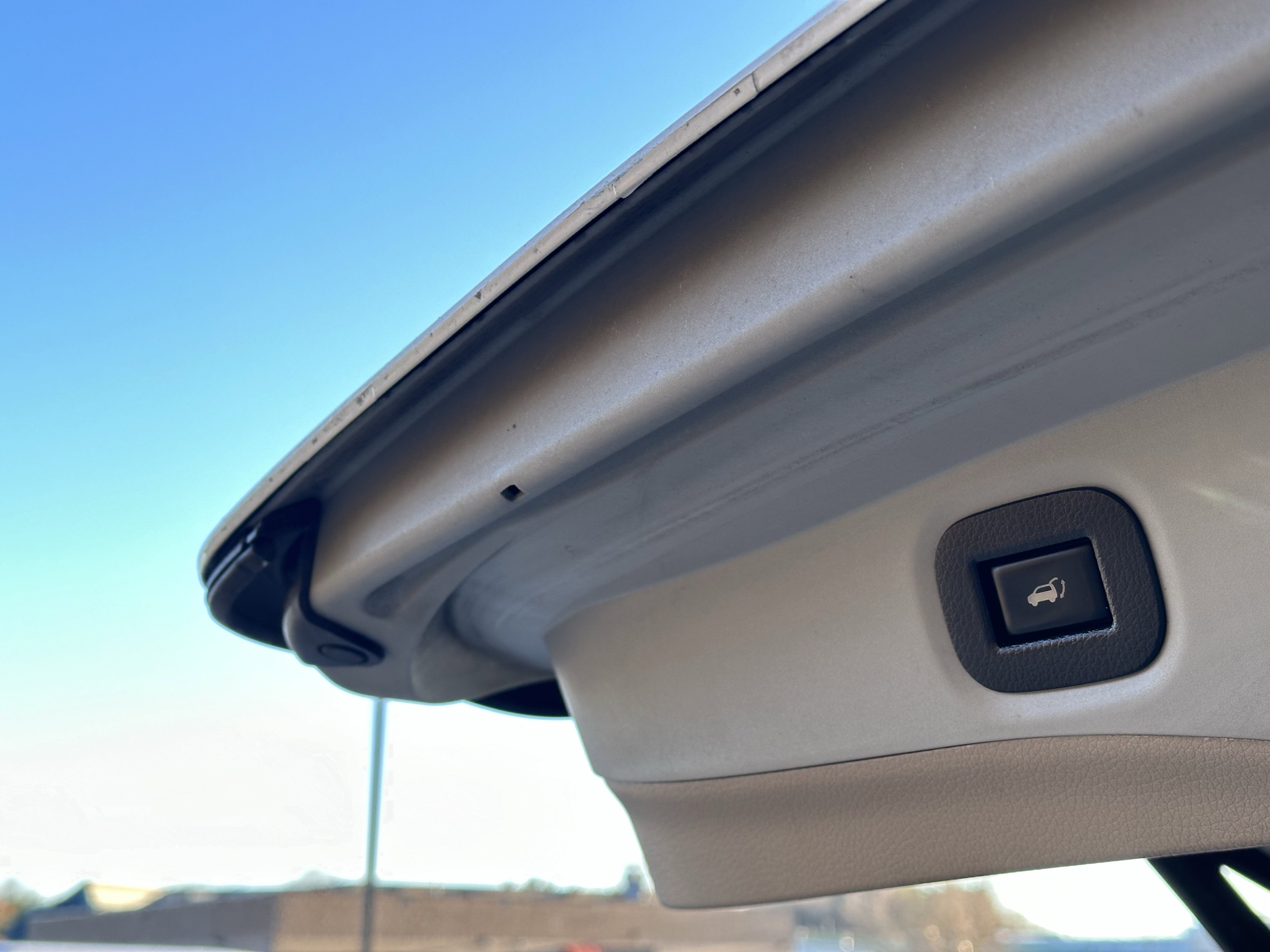 Used 2018 Nissan Rogue SV w/ Premium Package image 28