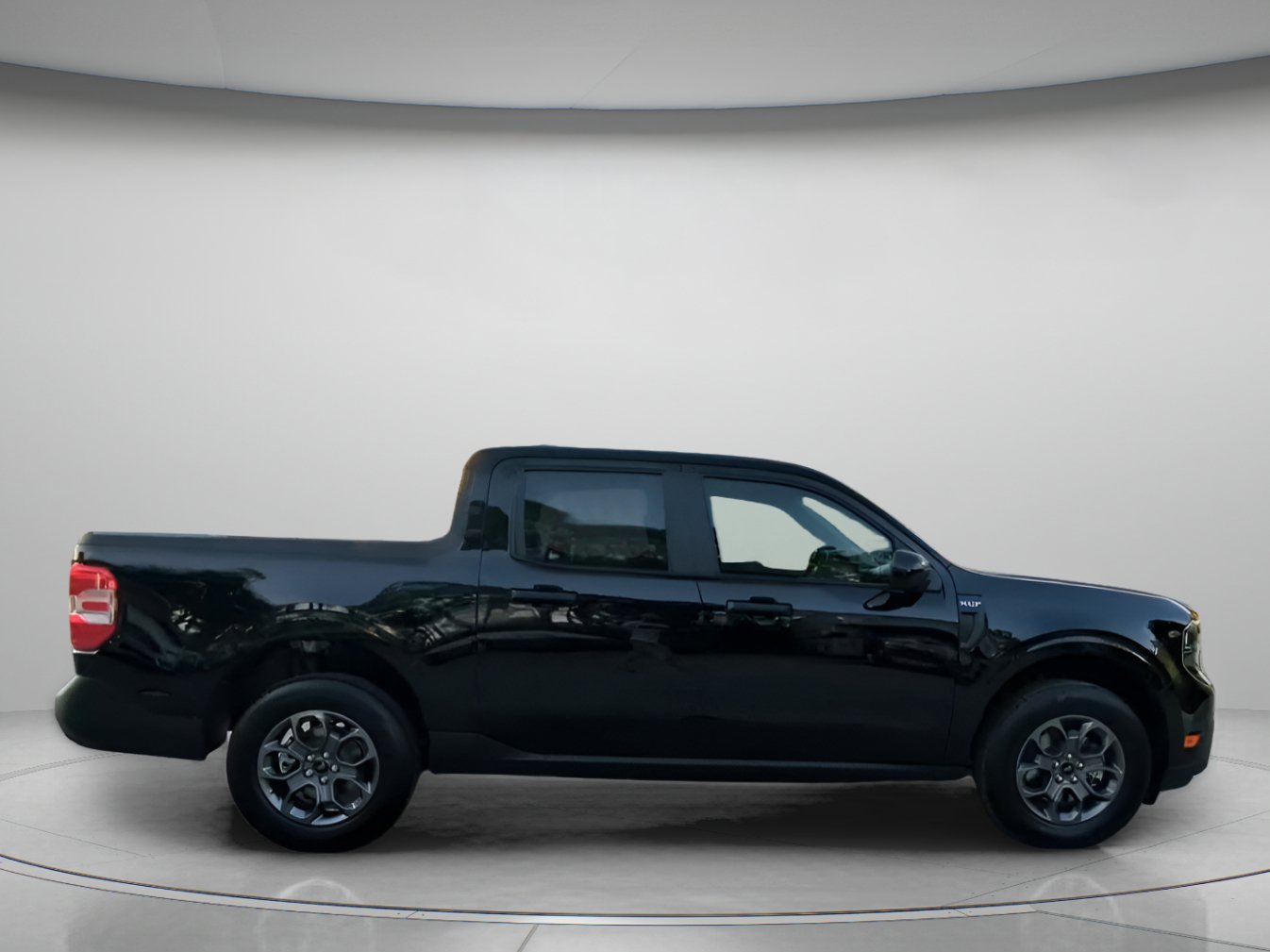 New 2026 Ford Maverick XLT w/ XLT Luxury Package FWD image 34