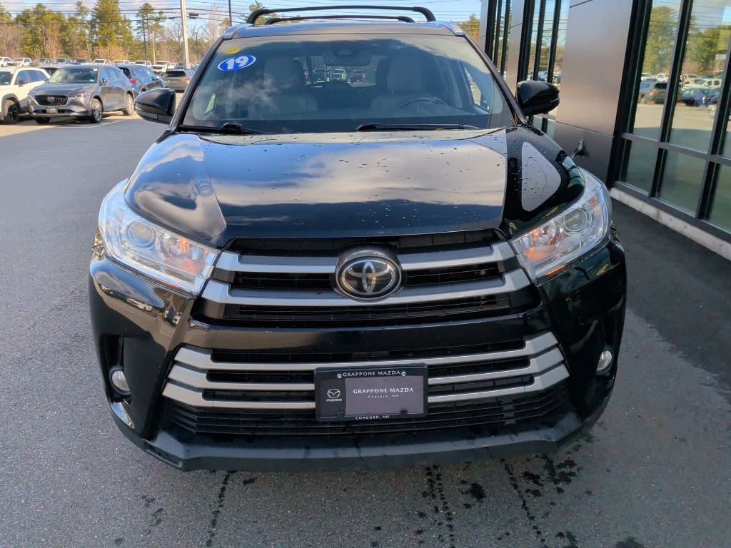 Used 2019 Toyota Highlander XLE image 3