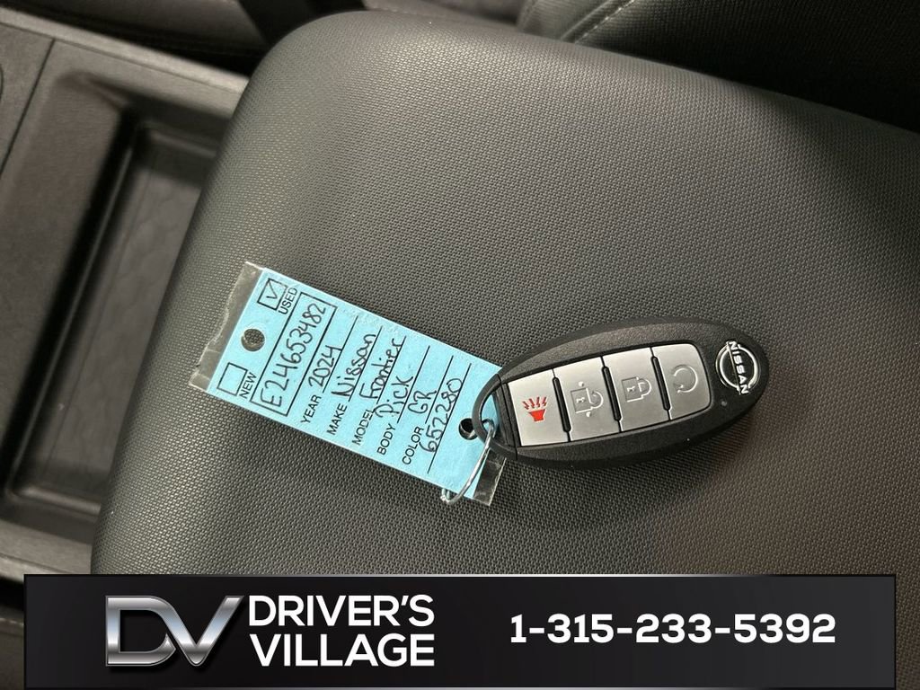 Used 2024 Nissan Frontier SV w/ SV Convenience Package image 12