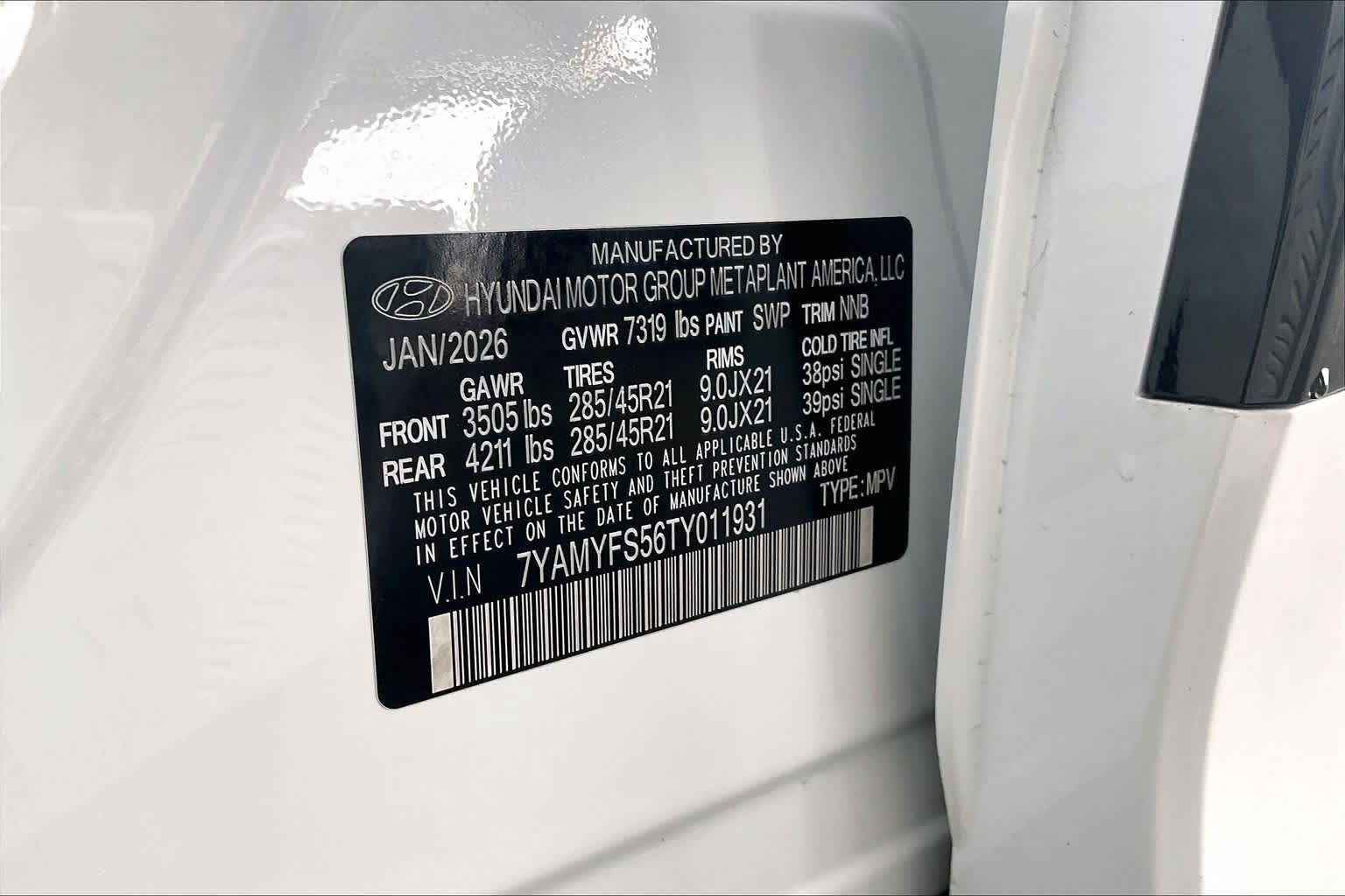 Certified 2026 Hyundai Ioniq 9 Calligraphy w/ Tow & Go Package AWD/4WD image 33