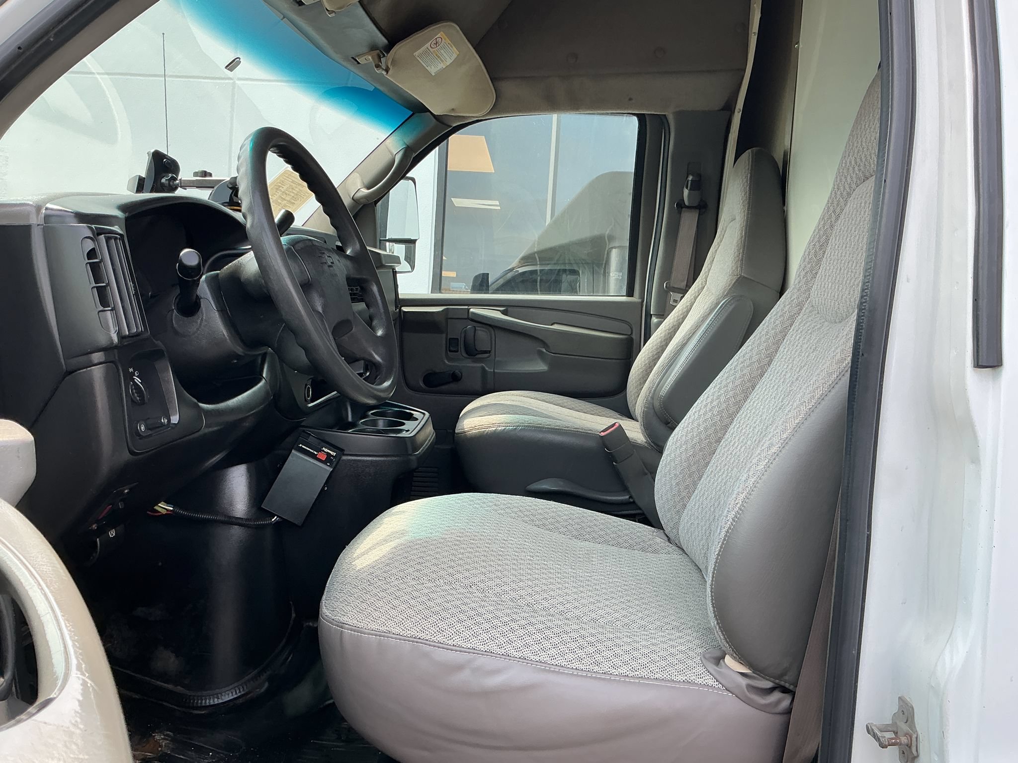 Used 2005 Chevrolet Express 3500 RWD image 11