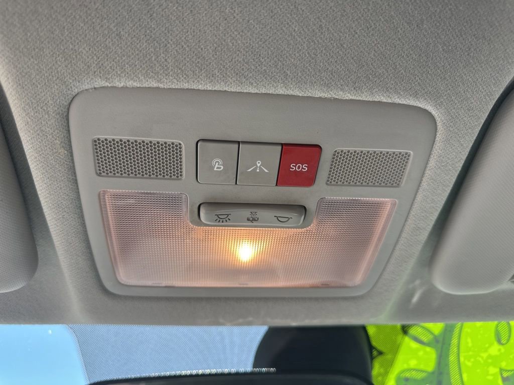 Used 2022 Hyundai Venue Limited w/ Cargo Package image 20