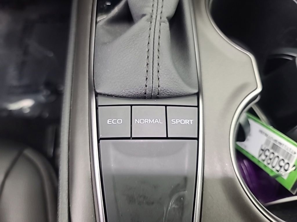 Used 2023 Toyota Camry SE w/ Cold Weather Package image 35