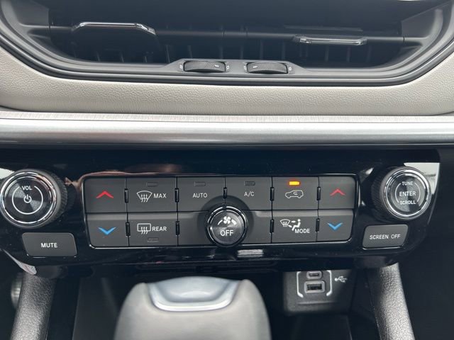 Used 2026 Jeep Compass Limited AWD/4WD image 24