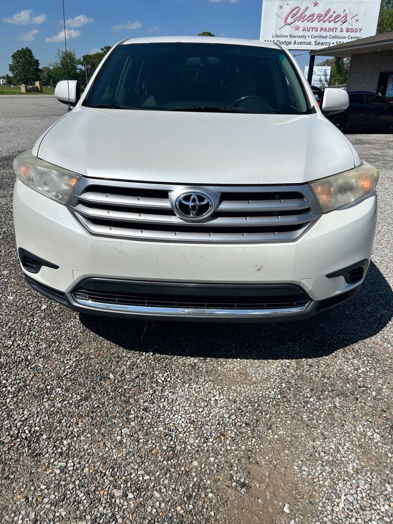 Used 2011 Toyota Highlander 2WD image 2