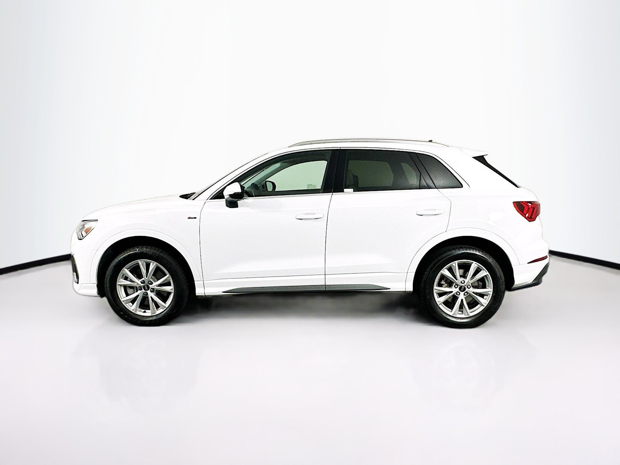 Used 2025 Audi Q3 2.0T Premium AWD/4WD image 4