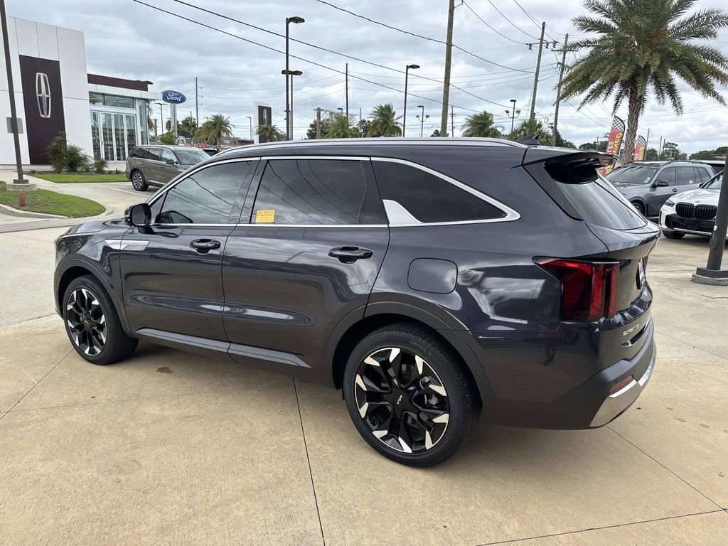 Used 2025 Kia Sorento EX w/ Panoramic Sunroof Package FWD image 6
