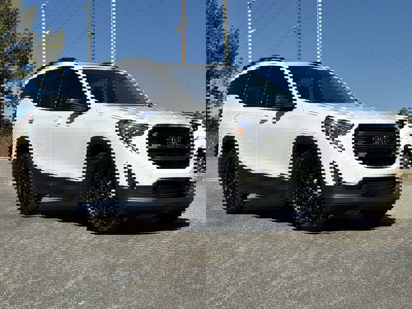 Used 2021 GMC Terrain SLE w/ Driver Convenience Package image 2