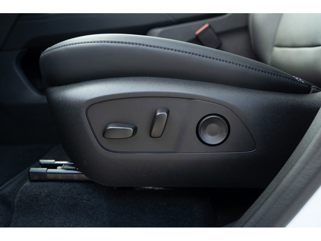 New 2026 GMC Acadia Elevation w/ Elevation Premium Package FWD image 16
