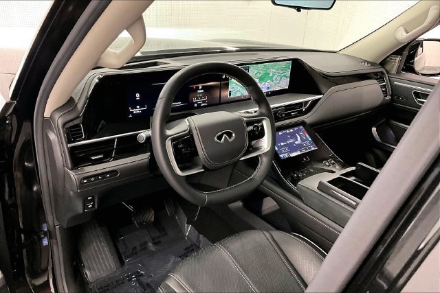 Used 2025 INFINITI QX80 Sensory AWD/4WD image 16