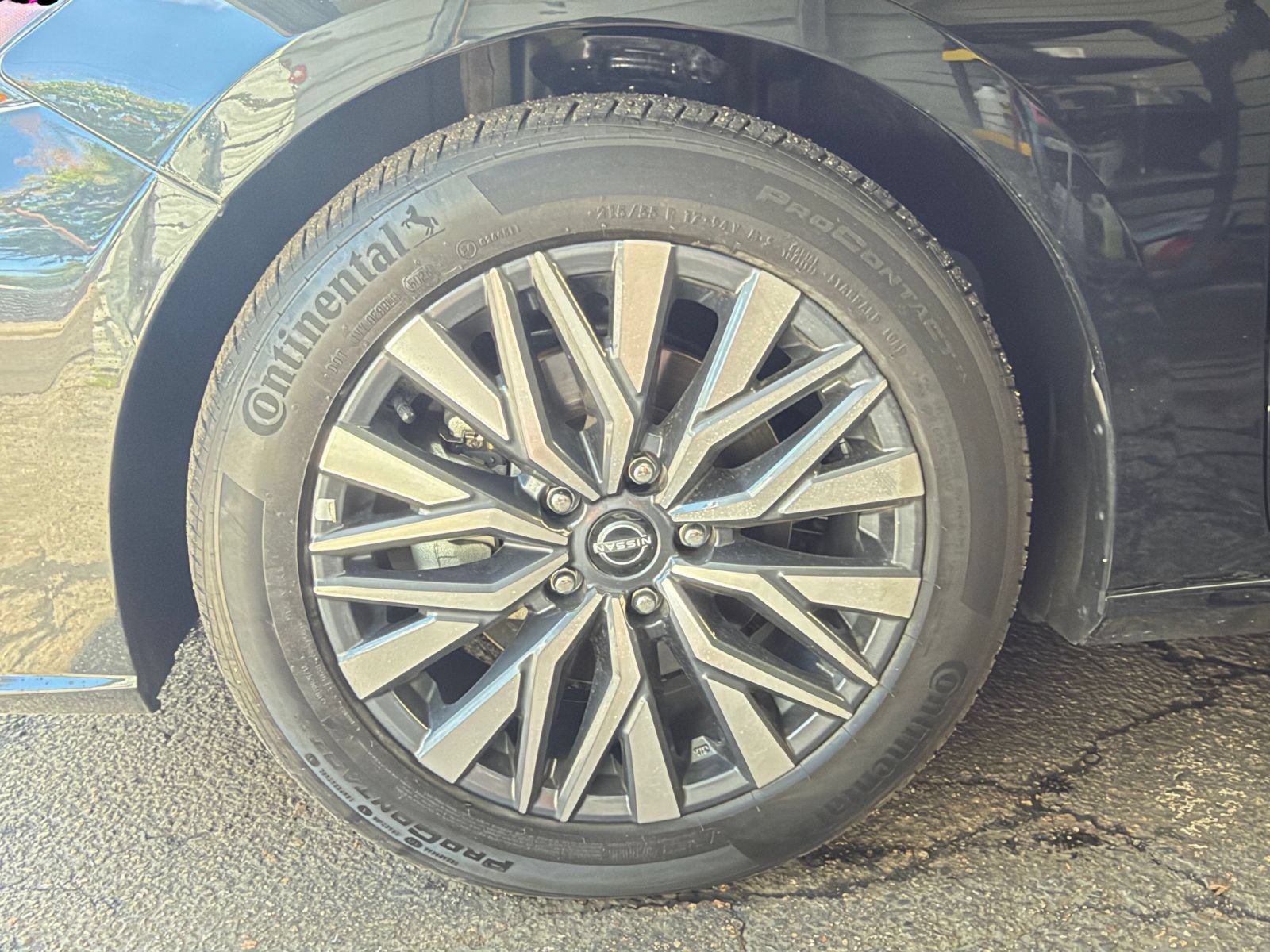 Used 2025 Nissan Altima 2.5 SV FWD image 25