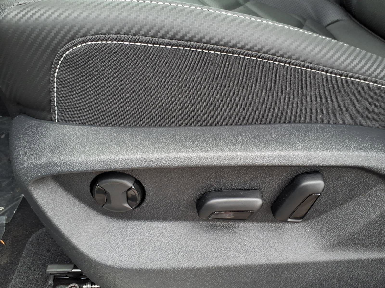 New 2026 Volkswagen Atlas Cross Sport SE image 14