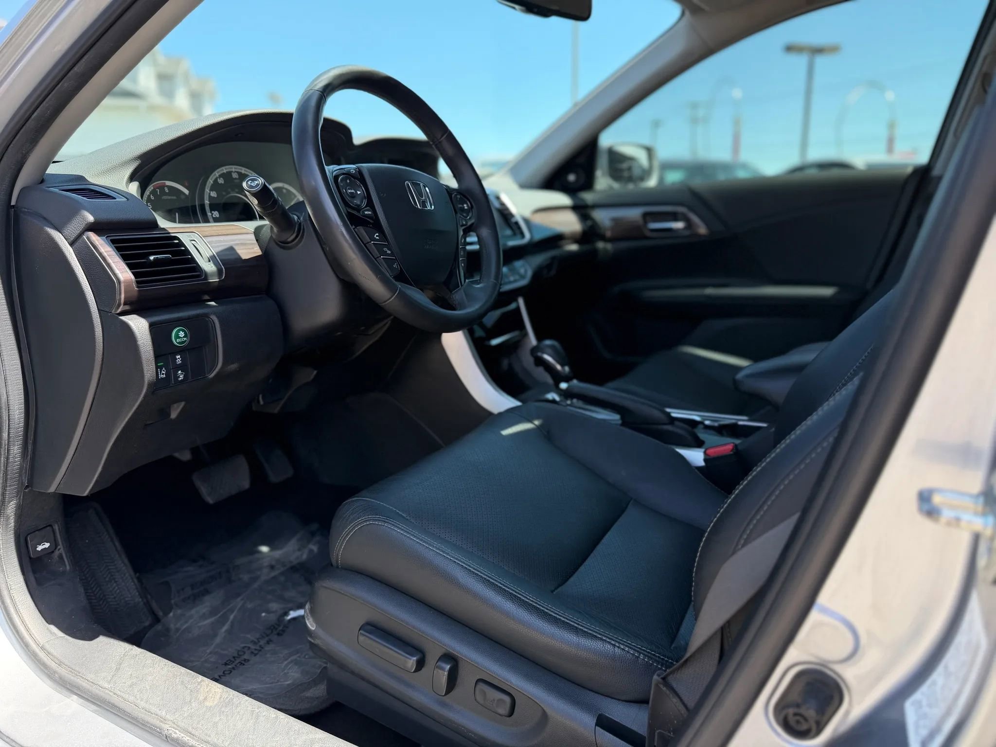 Used 2017 Honda Accord EX-L image 8