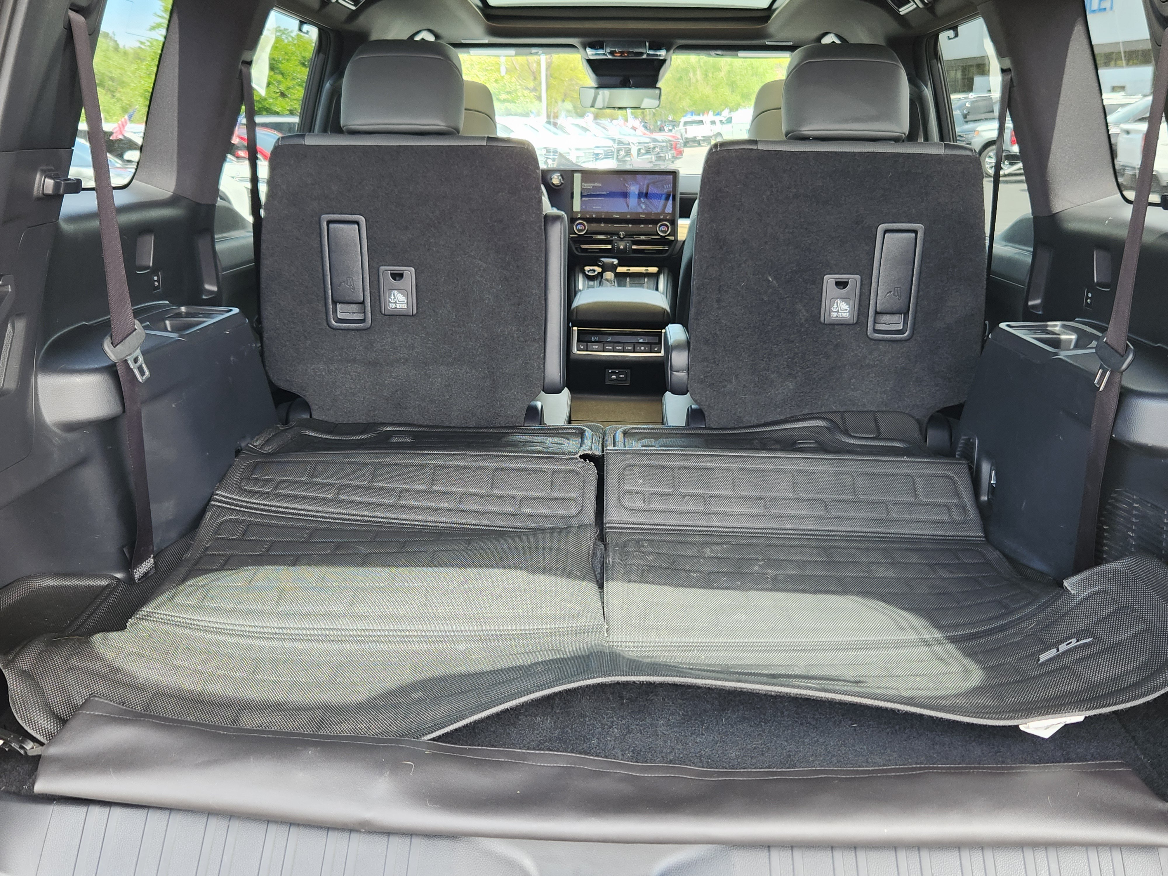 Used 2024 Lexus GX 550 w/ Cold Area Package AWD/4WD image 17
