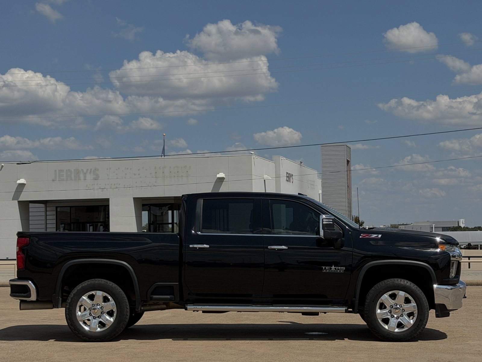 Used 2023 Chevrolet Silverado 2500 LTZ w/ LTZ Premium Texas Edition AWD/4WD image 3