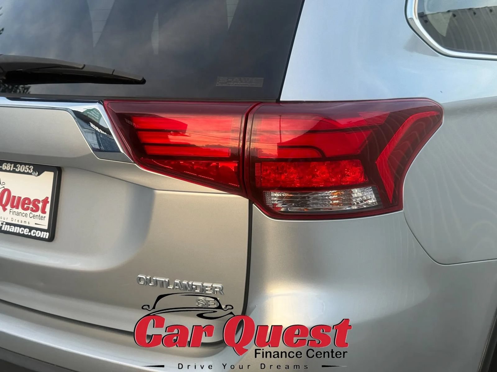 Used 2019 Mitsubishi Outlander SEL AWD/4WD image 28