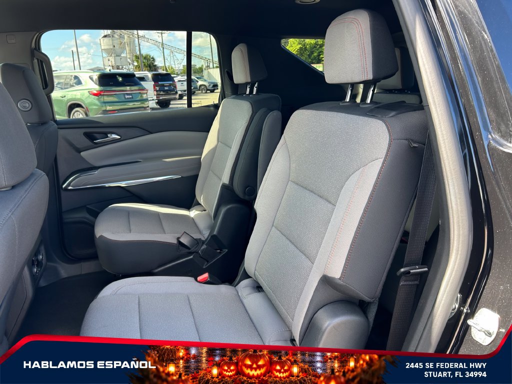 Used 2026 Chevrolet Traverse LT w/ Driver Confidence Package FWD image 29