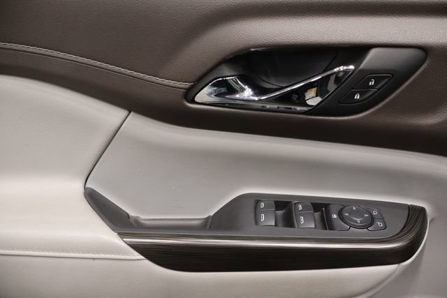 Used 2023 GMC Acadia SLT image 18