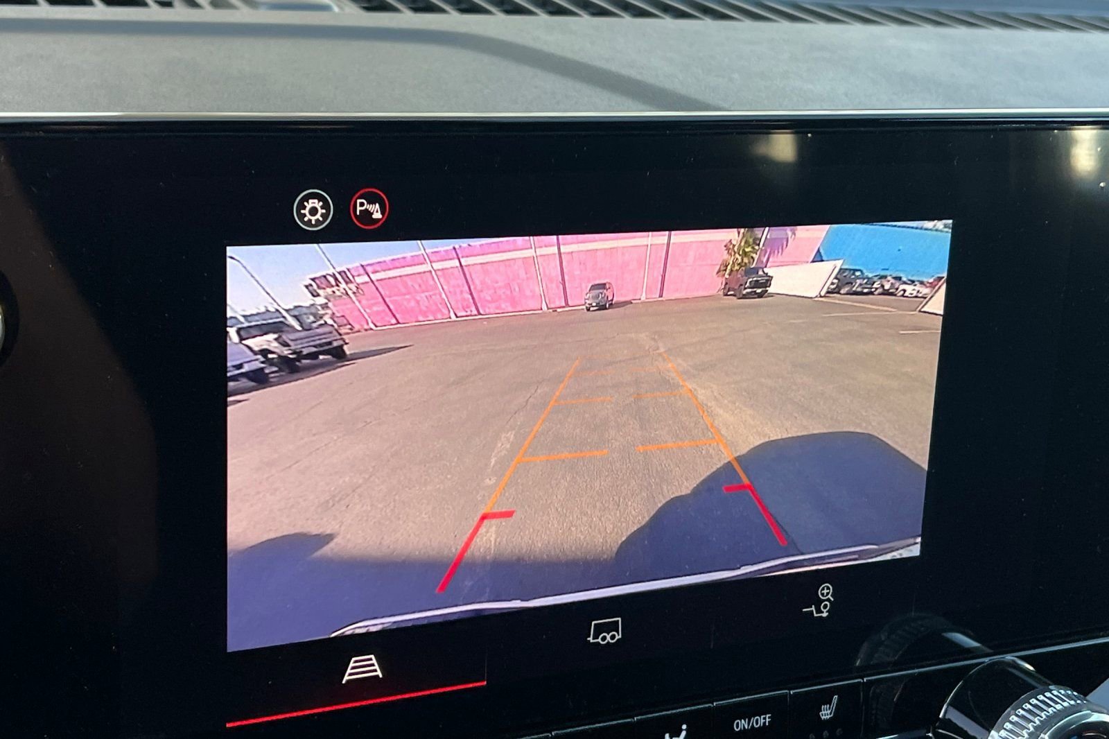 New 2026 GMC Canyon Elevation w/ Convenience Package image 18