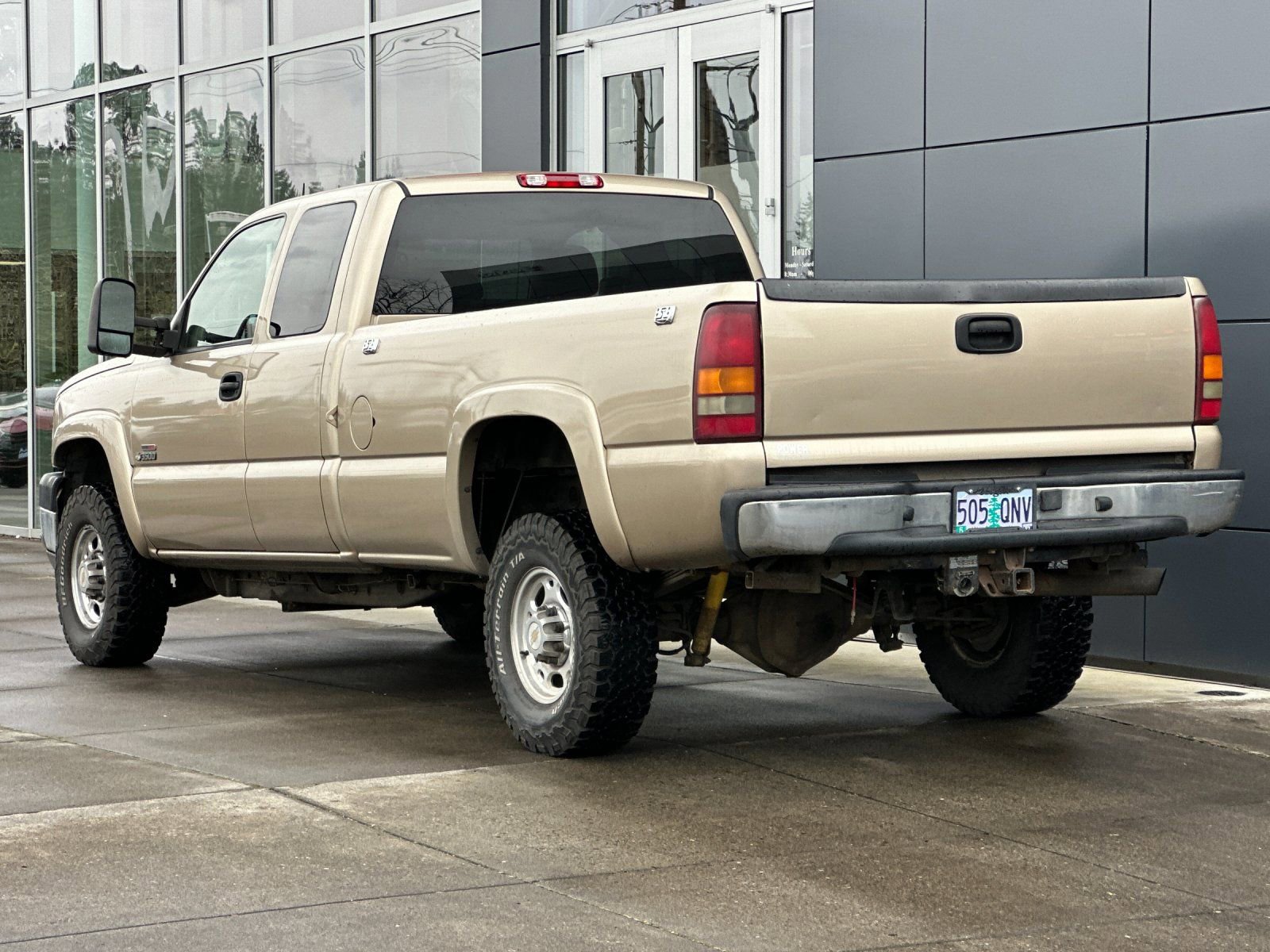 Used 2004 Chevrolet Silverado 3500 2WD Extended Cab w/ Heavy-Duty Power Package image 5