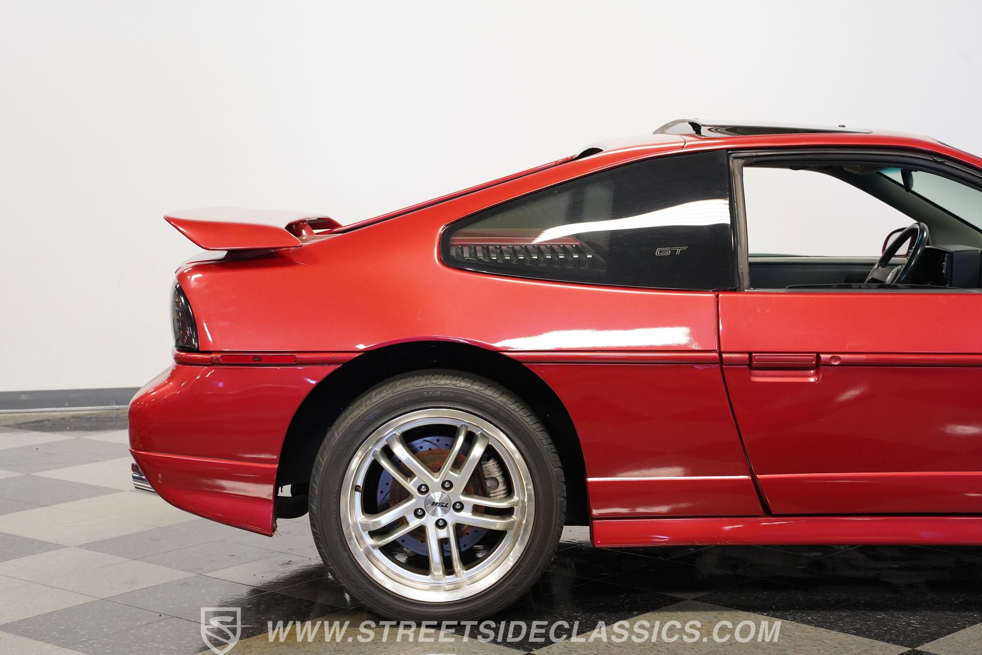 Used 1987 Pontiac Fiero GT RWD image 30