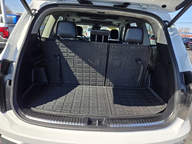 Used 2024 Kia Telluride SX Prestige w/ Towing Package image 36