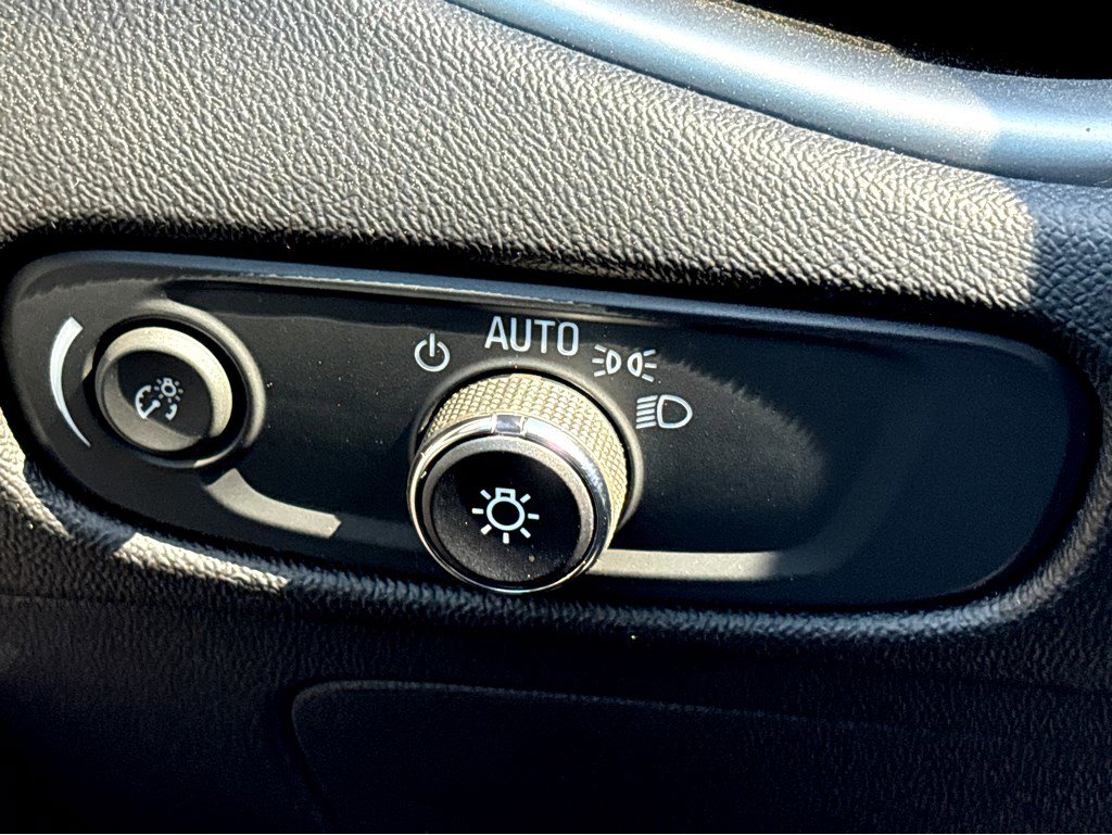 Used 2024 Chevrolet Malibu LT FWD image 11