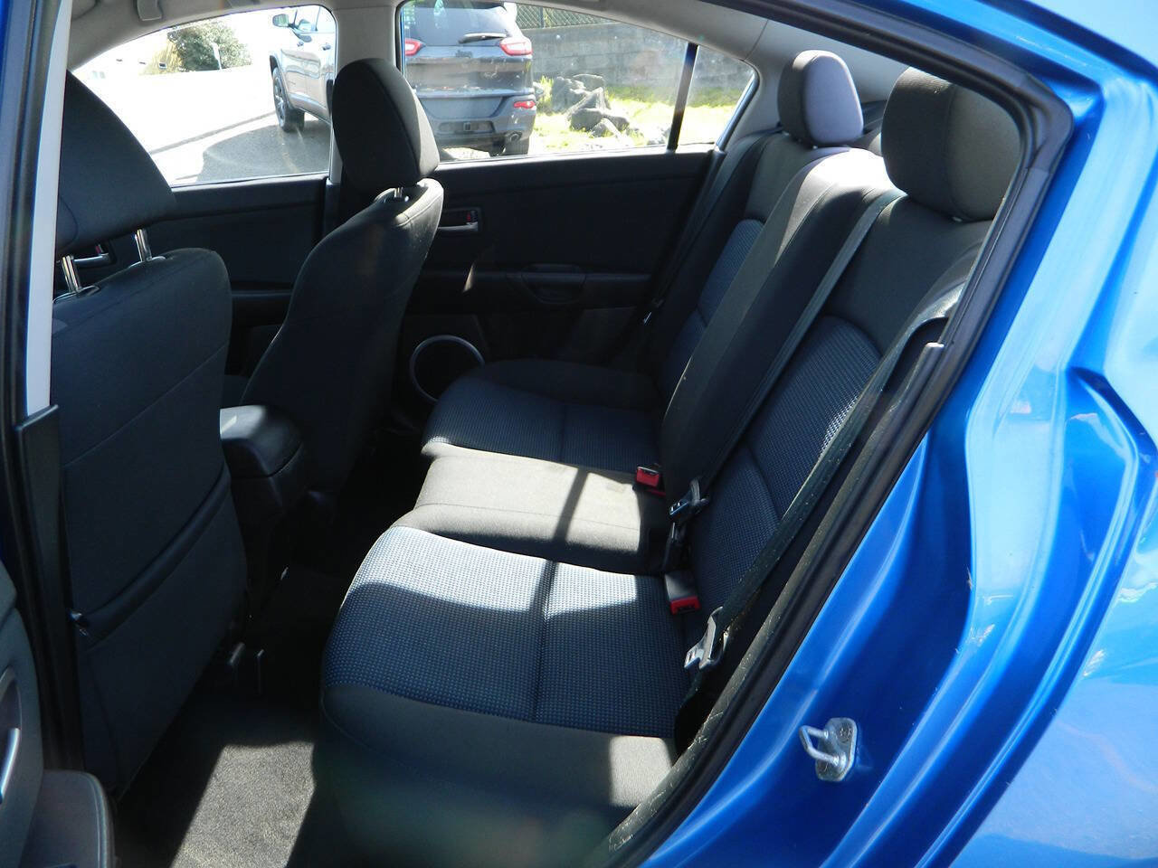 Used 2005 MAZDA MAZDA3 s image 14